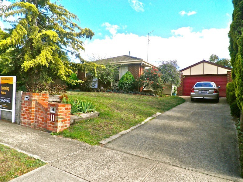 11 Irving Road, Pakenham VIC 3810