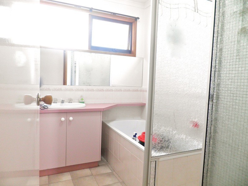 11 Irving Road, Pakenham VIC 3810