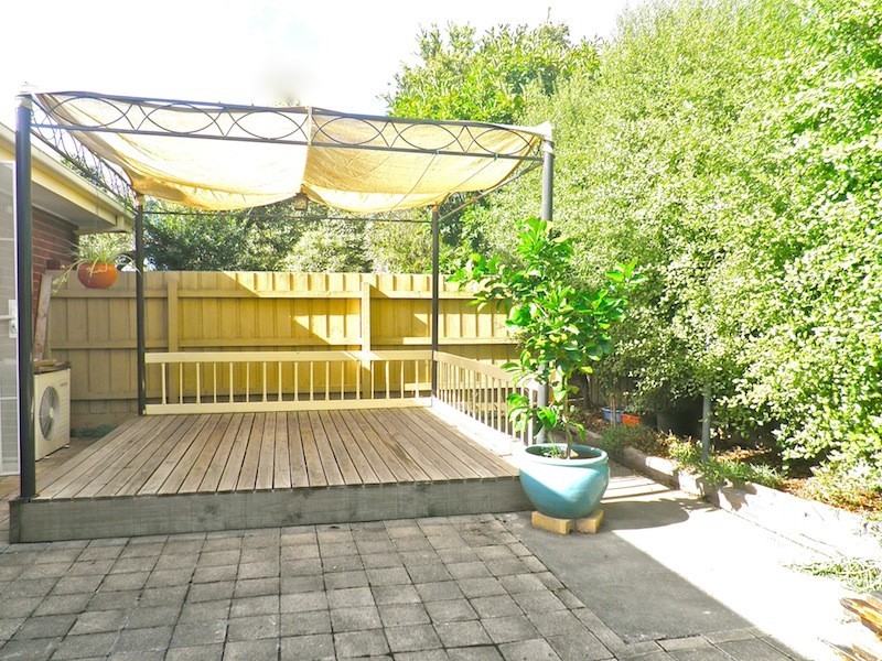 11 Irving Road, Pakenham VIC 3810