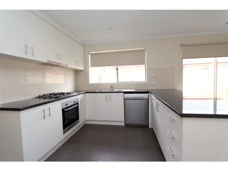 17 Melissa Way, Pakenham VIC 3810