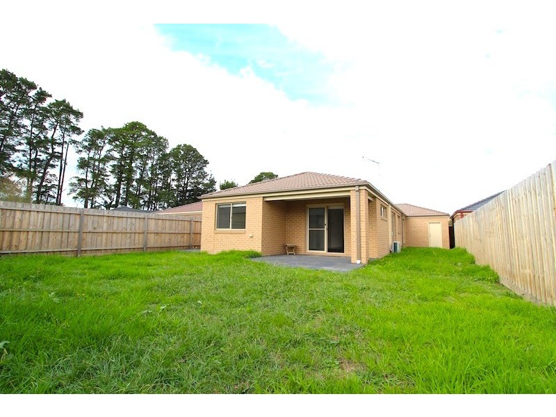17 Melissa Way, Pakenham VIC 3810
