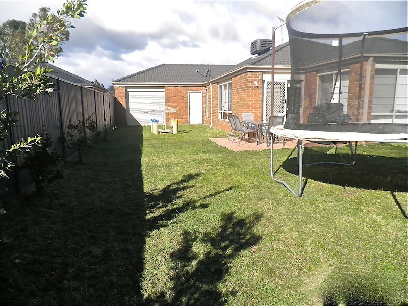 25 Scarlet Crescent, Pakenham VIC 3810