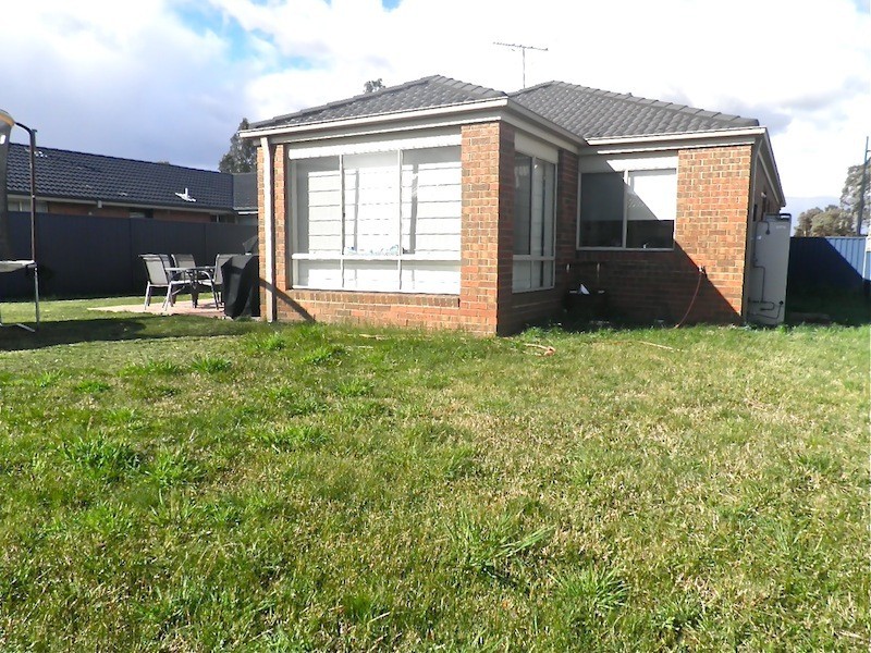 25 Scarlet Crescent, Pakenham VIC 3810