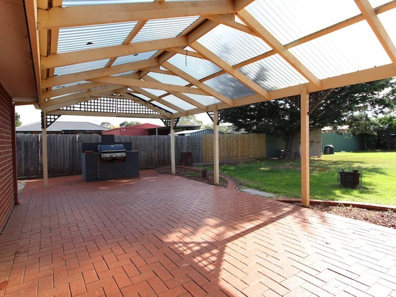 28 Bridle Place, Pakenham VIC 3810