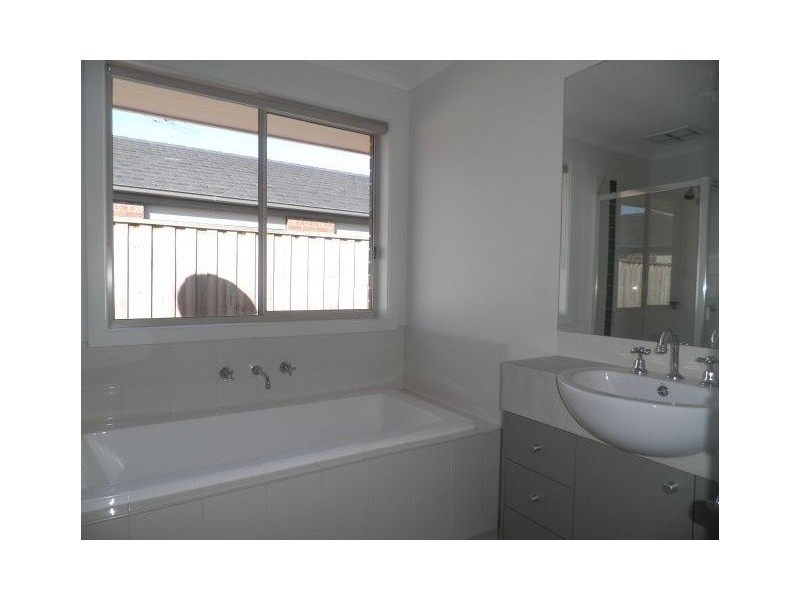 6 Algerd Way, Pakenham VIC 3810