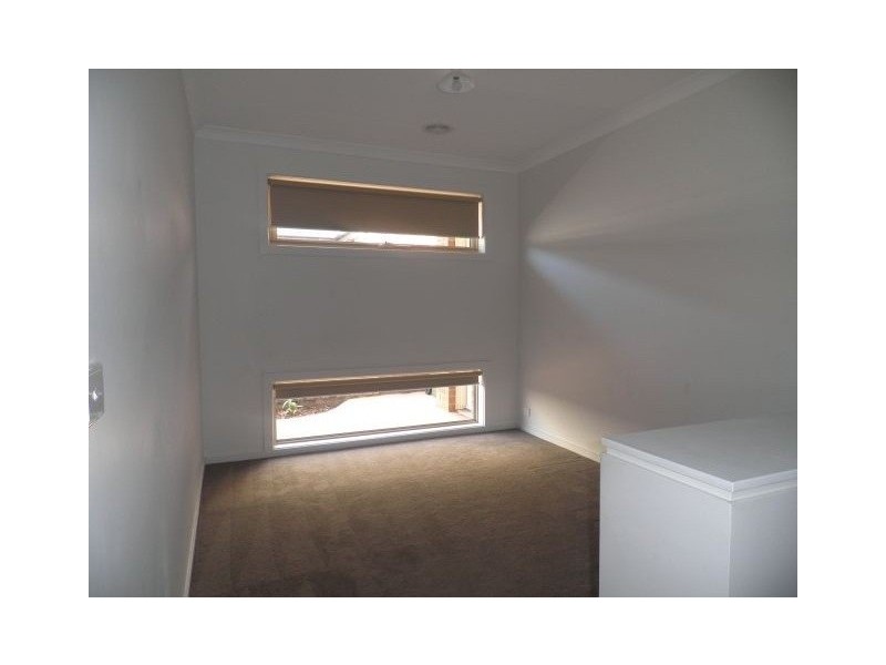 6 Algerd Way, Pakenham VIC 3810