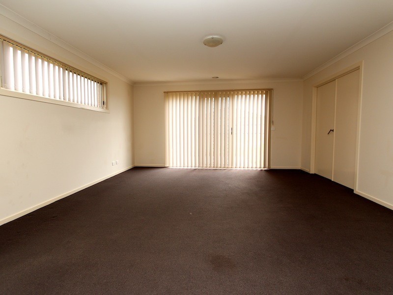 28 Wakenshaw Crescent, Pakenham VIC 3810