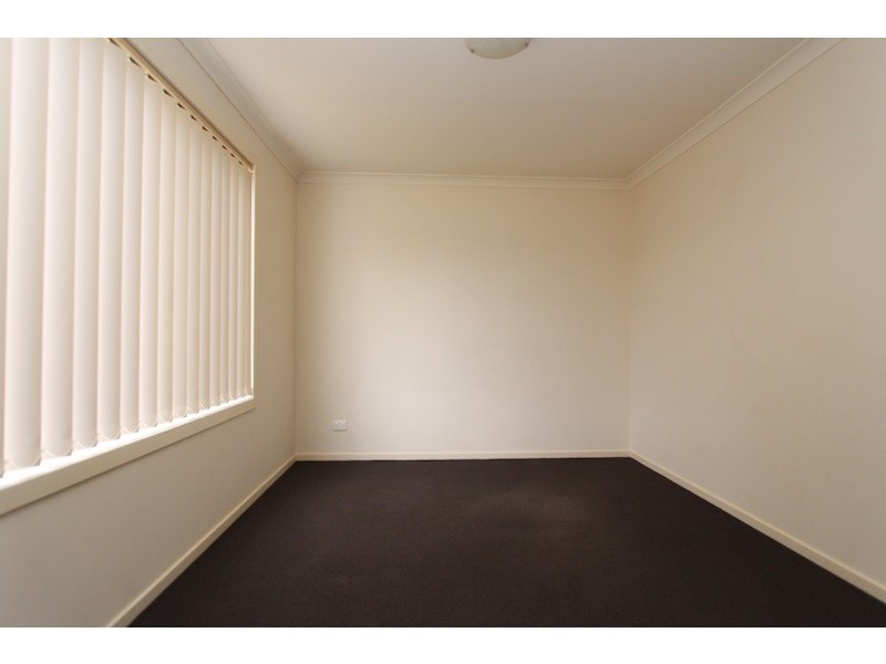 28 Wakenshaw Crescent, Pakenham VIC 3810