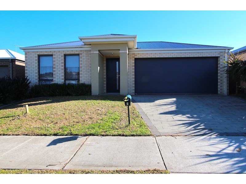 5  Burdekin Lane, Pakenham VIC 3810