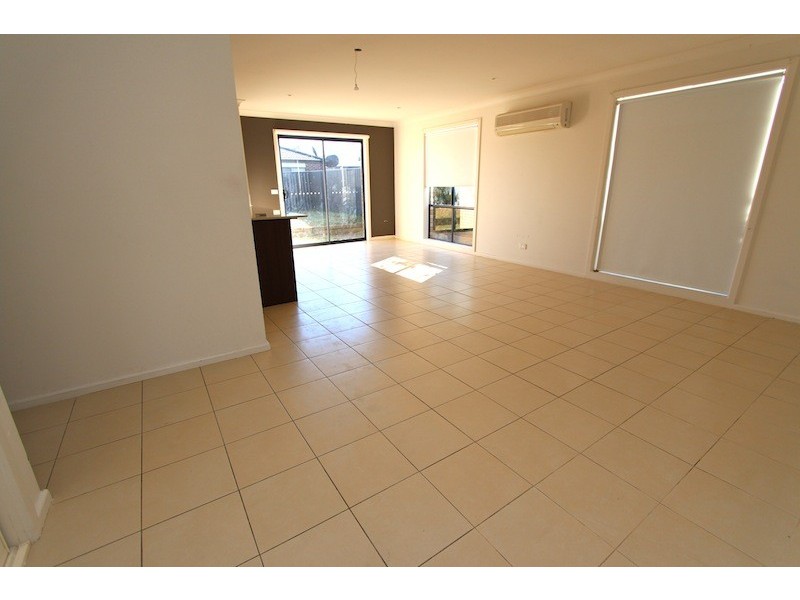 5  Burdekin Lane, Pakenham VIC 3810