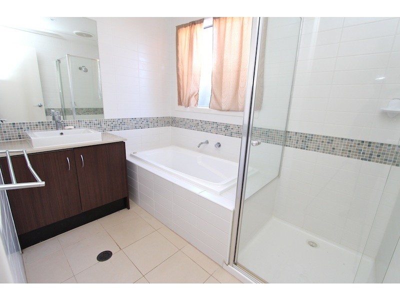 5  Burdekin Lane, Pakenham VIC 3810