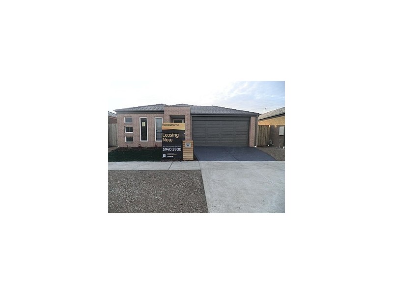 66 Fallingwater Drive, Pakenham VIC 3810