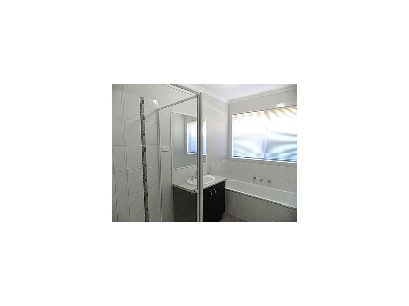 50 Pommel Street, Pakenham VIC 3810