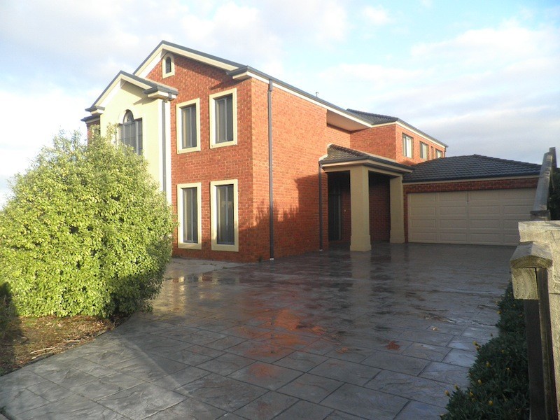 16 Meg Way, Berwick VIC 3806