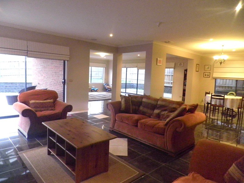 16 Meg Way, Berwick VIC 3806