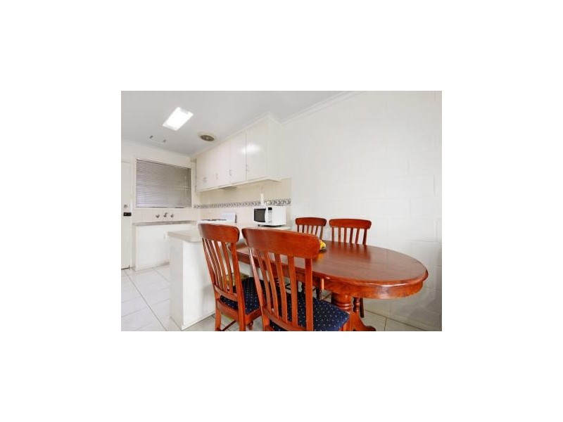 10/2-4 Charles Street, Pakenham VIC 3810