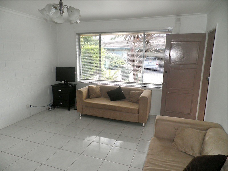 10/2-4 Charles Street, Pakenham VIC 3810