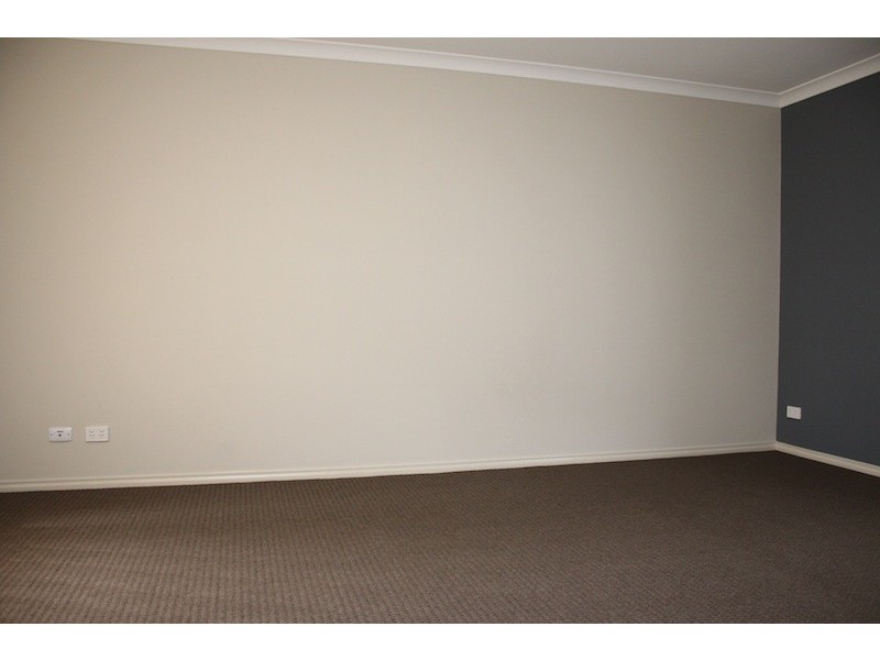 13 Thunderbolt Drive, Cranbourne East VIC 3977