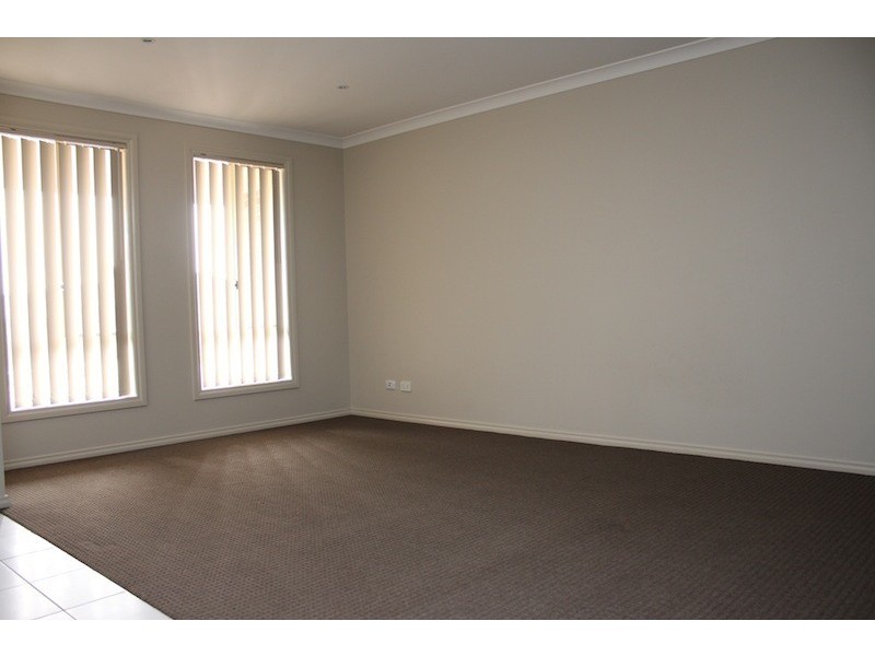 13 Thunderbolt Drive, Cranbourne East VIC 3977