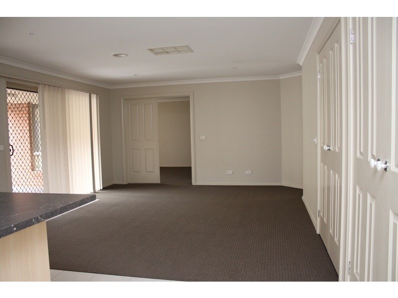 13 Thunderbolt Drive, Cranbourne East VIC 3977