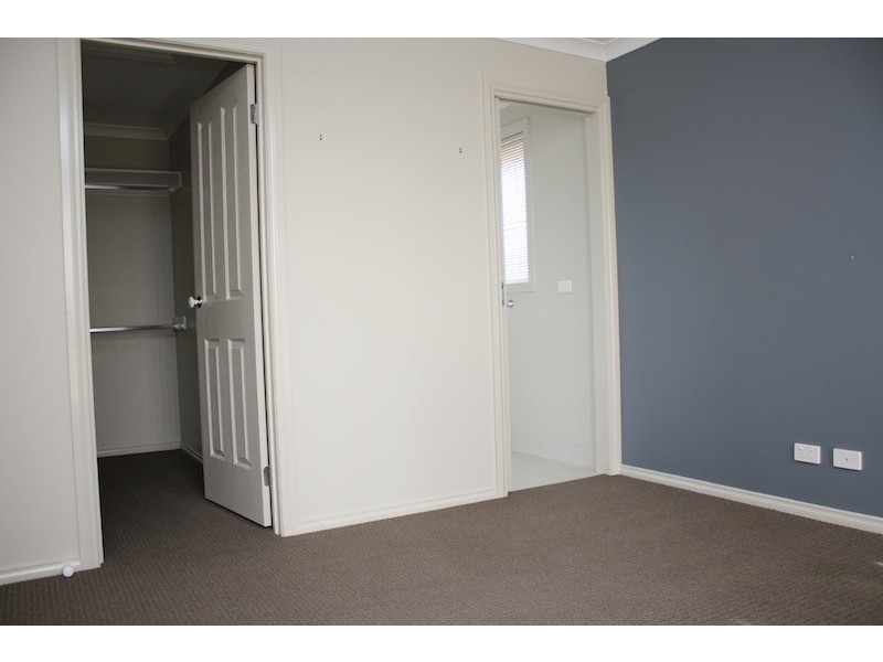 13 Thunderbolt Drive, Cranbourne East VIC 3977