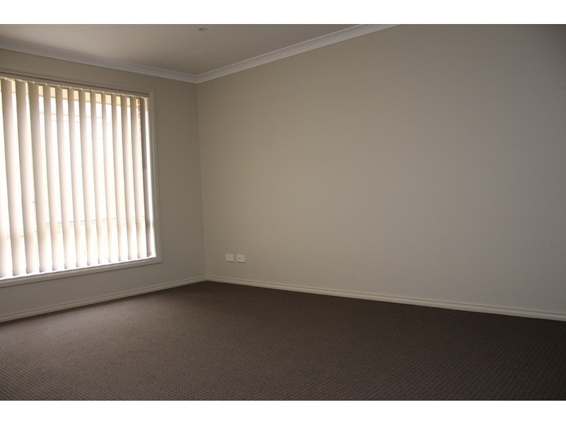 13 Thunderbolt Drive, Cranbourne East VIC 3977
