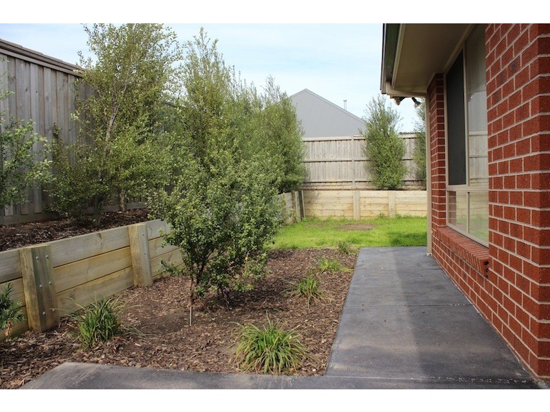 13 Thunderbolt Drive, Cranbourne East VIC 3977