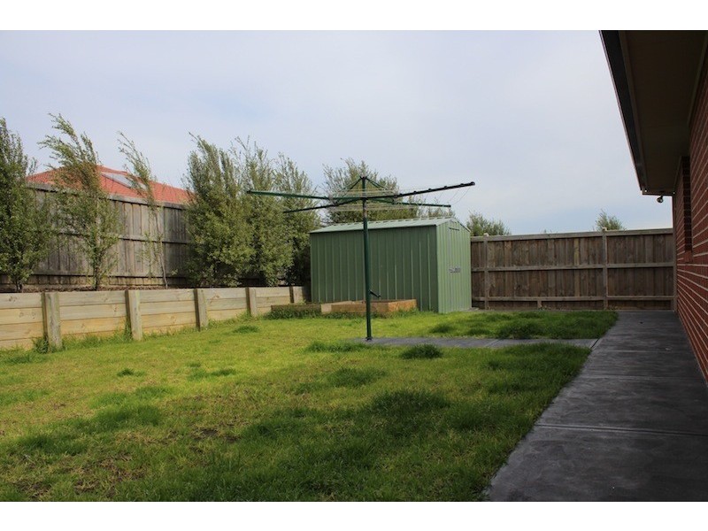 13 Thunderbolt Drive, Cranbourne East VIC 3977