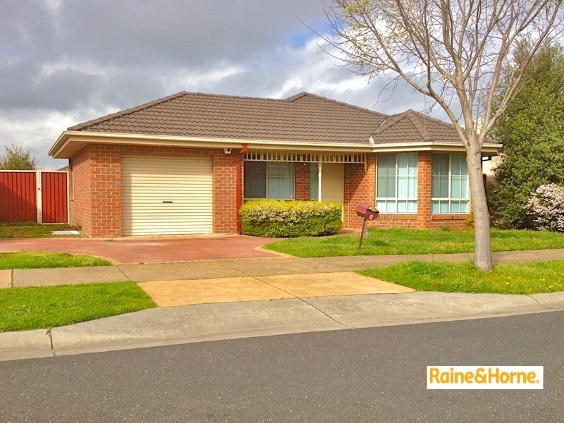 4  Howqua Place, Pakenham VIC 3810