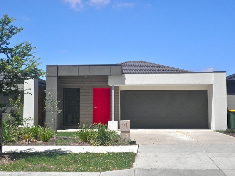 16 Glenvista Road, Pakenham VIC 3810