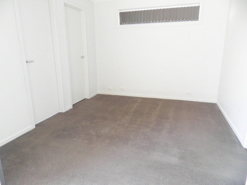 16 Glenvista Road, Pakenham VIC 3810