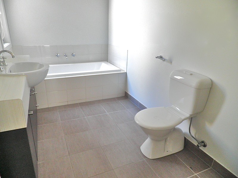 16 Glenvista Road, Pakenham VIC 3810