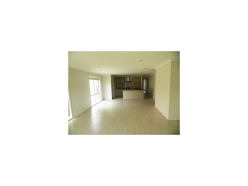 23 Elwood Avenue, Pakenham VIC 3810