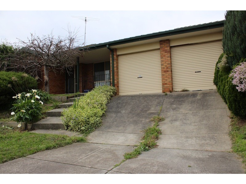 34 Sandalwood Drive, Narre Warren VIC 3805