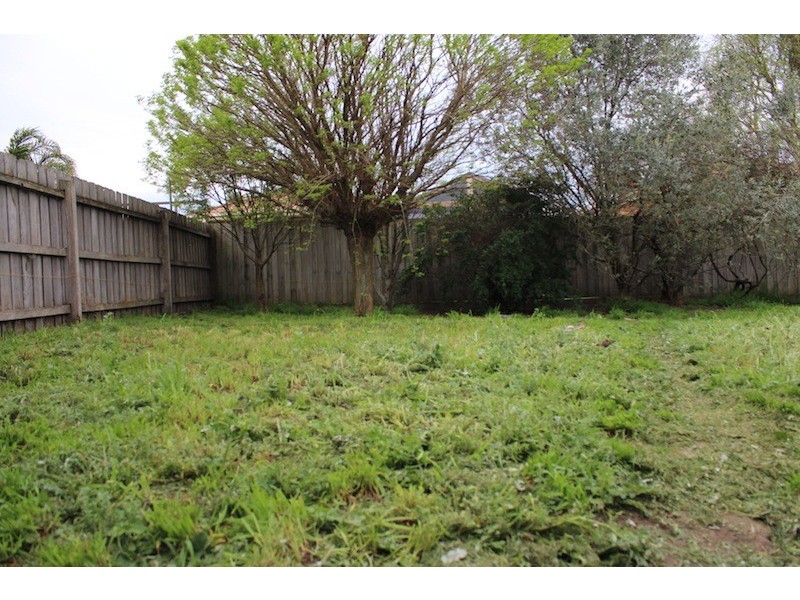 34 Sandalwood Drive, Narre Warren VIC 3805