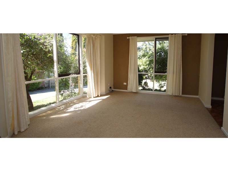 11 Irving Road, Pakenham VIC 3810