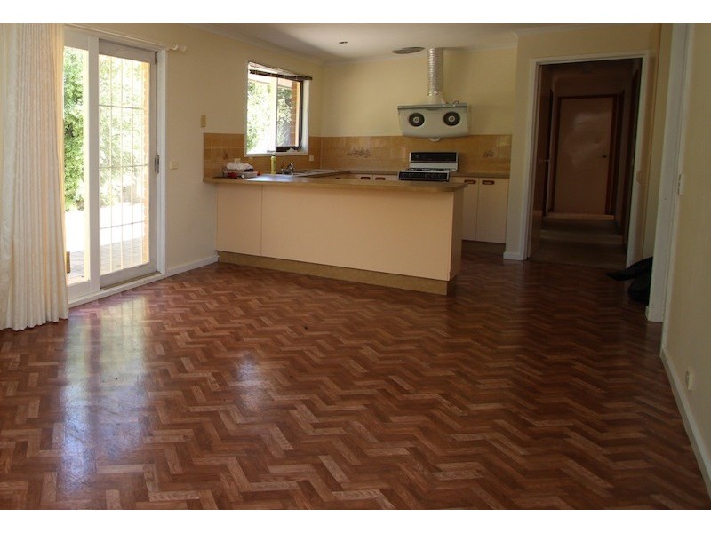 11 Irving Road, Pakenham VIC 3810