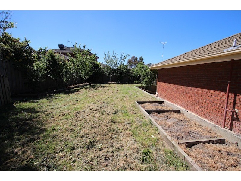 11 Irving Road, Pakenham VIC 3810