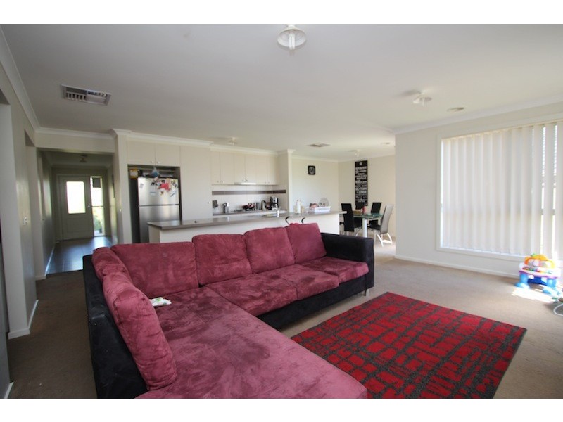 31 Central Avenue, Pakenham VIC 3810