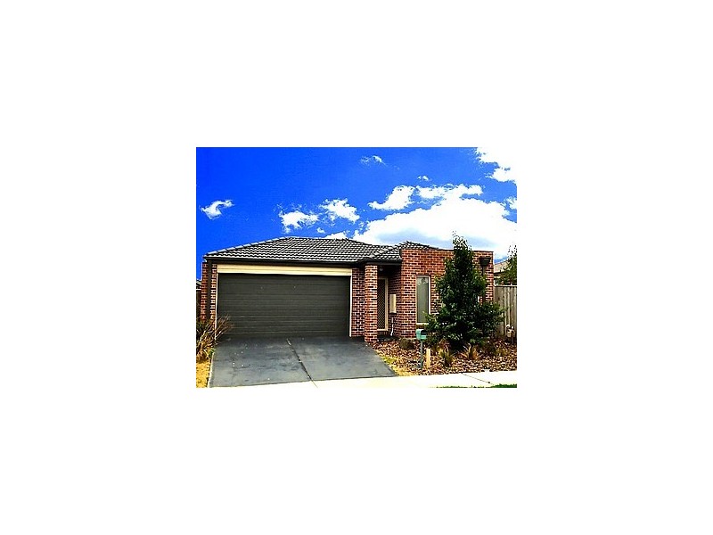 7 Cascade Way, Pakenham VIC 3810