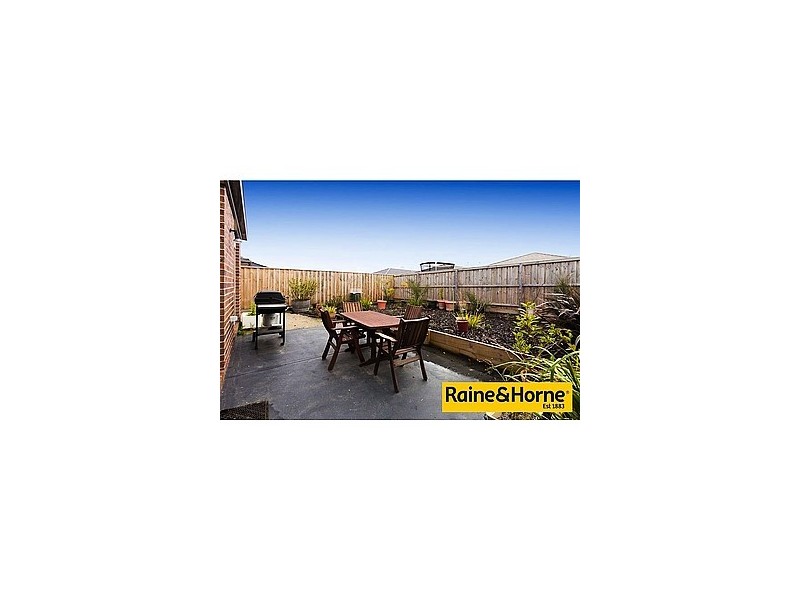 7 Cascade Way, Pakenham VIC 3810