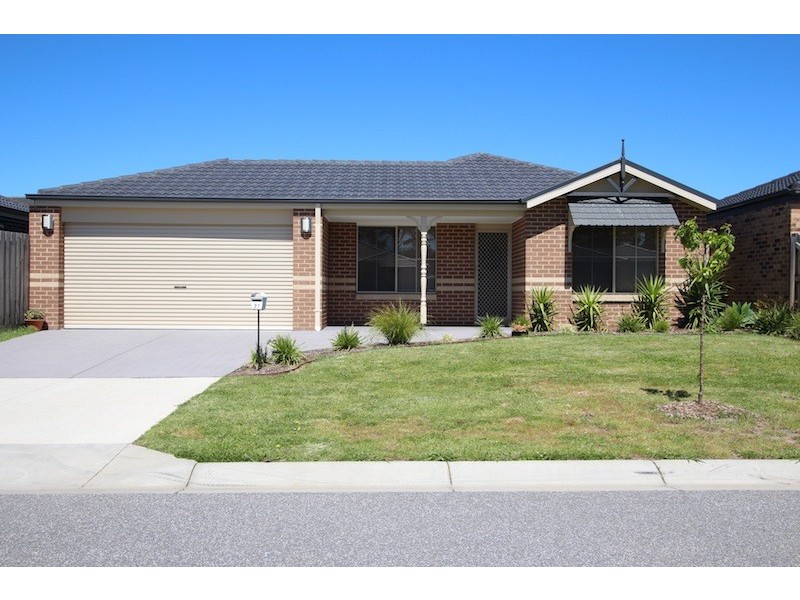 77 Melissa Way, Pakenham VIC 3810