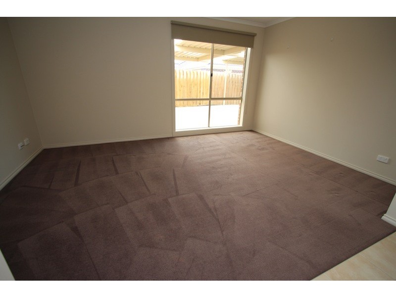 77 Melissa Way, Pakenham VIC 3810