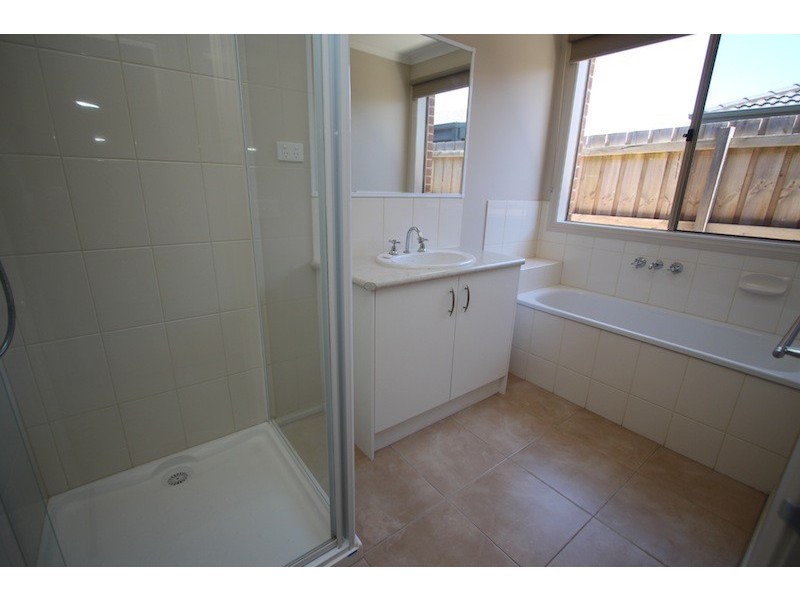 77 Melissa Way, Pakenham VIC 3810