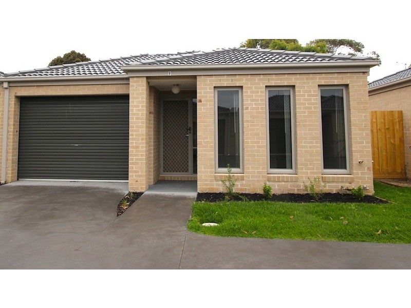 9/34-38 Sir Thomas Drive, Pakenham VIC 3810