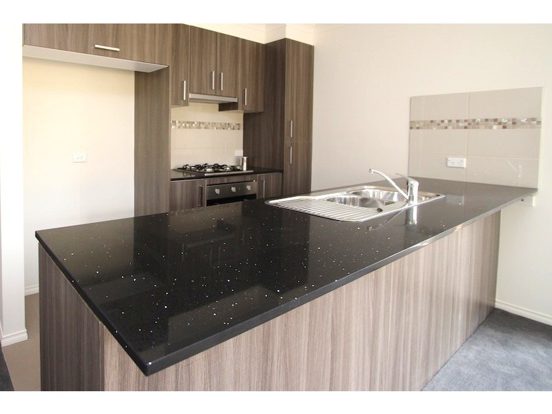 9/34-38 Sir Thomas Drive, Pakenham VIC 3810