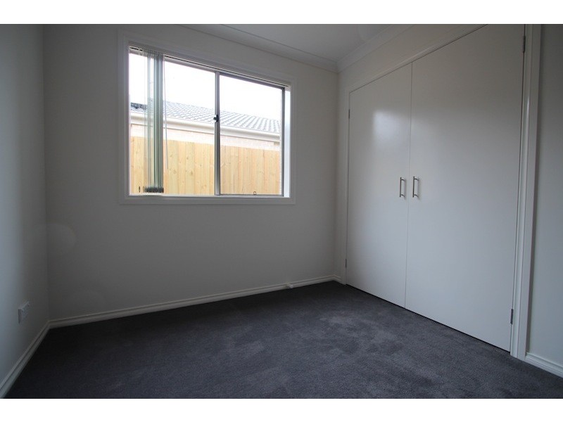 9/34-38 Sir Thomas Drive, Pakenham VIC 3810