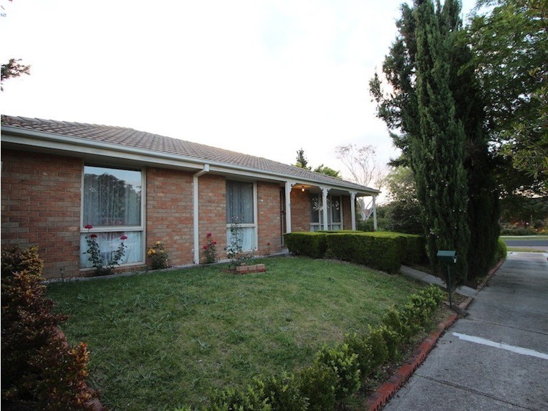 52 Meeking Drive, Pakenham VIC 3810