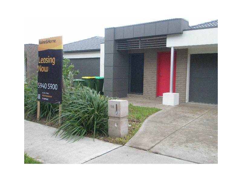 16 Glenvista Road, Pakenham VIC 3810