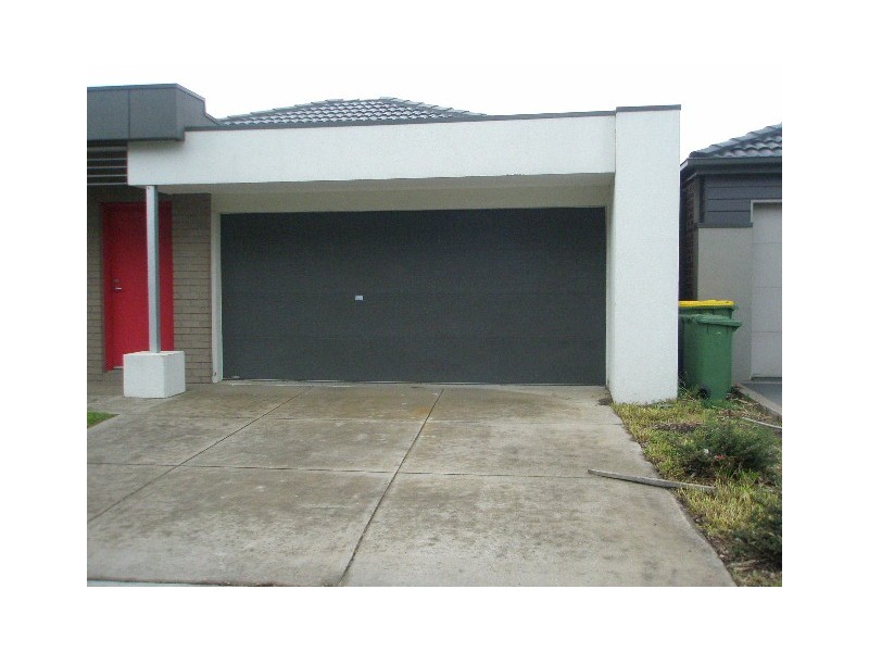 16 Glenvista Road, Pakenham VIC 3810